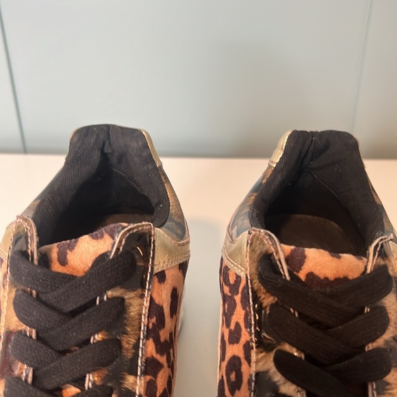 Steve Madden Redel Leopard Low Rise Sneakers. Size 8. - Picture 8 of 13